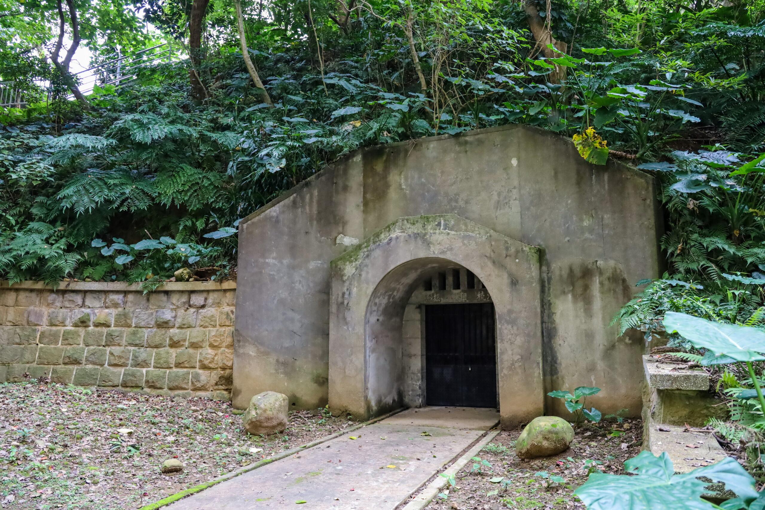 市定古蹟海山神社殘跡現存有石牆 鳥居基座及防空壕等殘跡 新頭條 Thehubnews