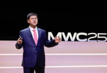 華為高級副總裁、ICT銷售與服務總裁李鵬在MWC2025發表主題演講