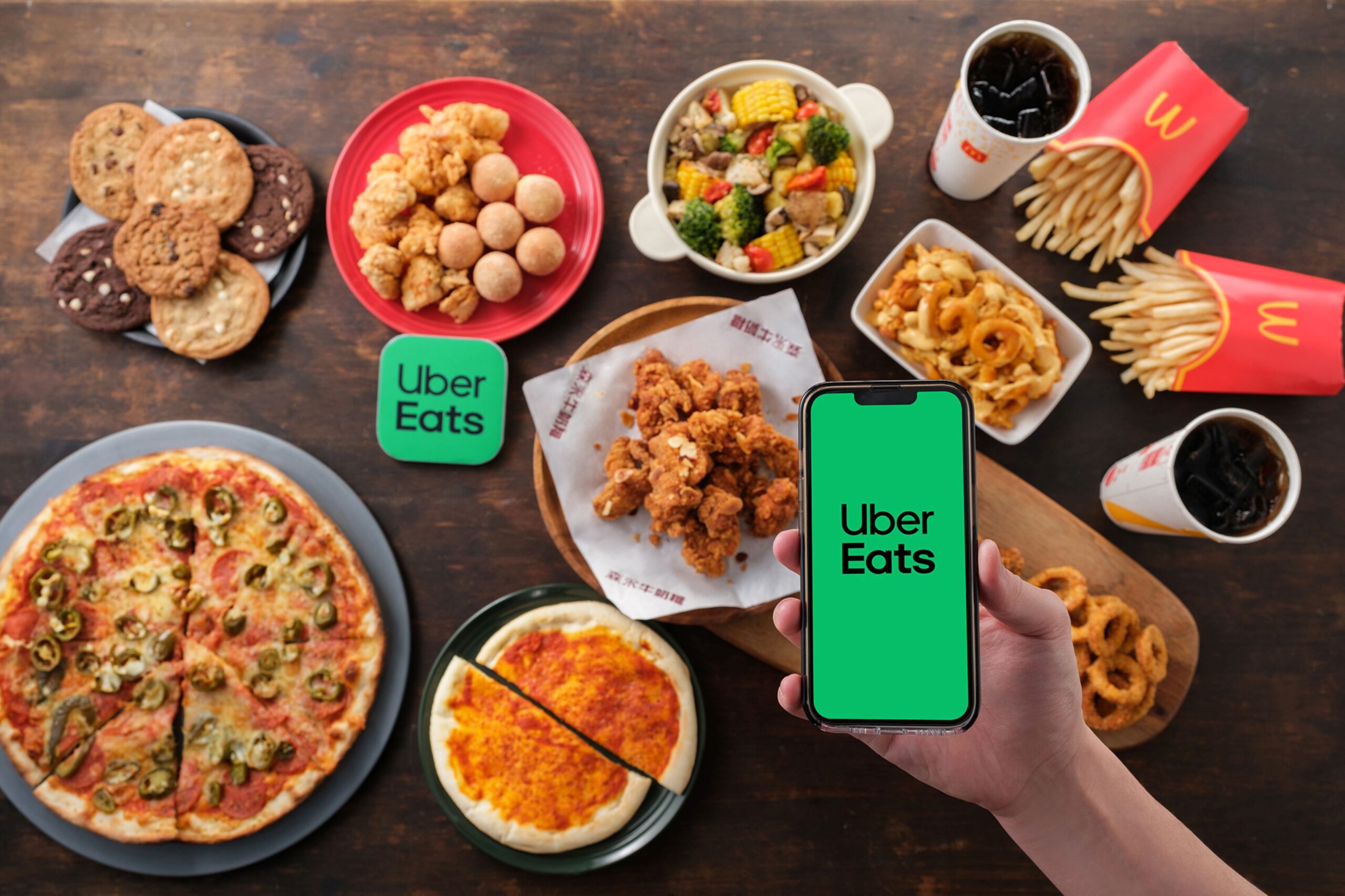 Uber Eats 祭出輕鬆聖誕跨年攻略     「禮物功能」驚喜上線、「暖心聖誕專區」美食好物一站備齊