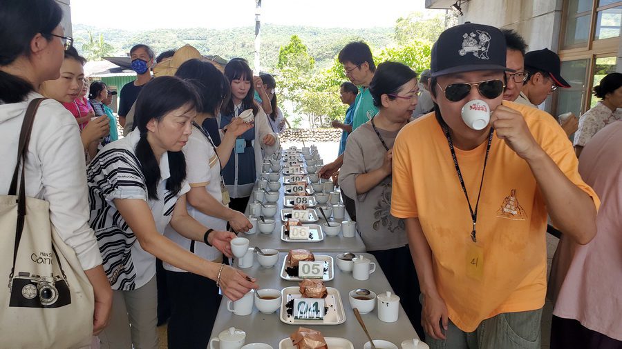 影音∕冬山紅茶真有味 民眾化身評茶王 直接品茗喜歡就帶回家