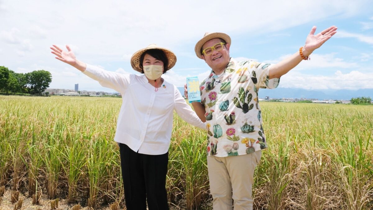 勇媽市長大推「幸福嘉義米」  藝人許效舜南下拍攝